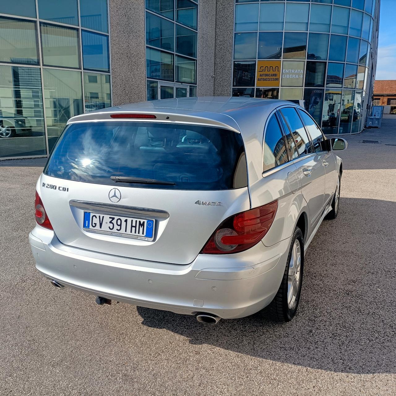 Mercedes R280CDI 4MATIC SPORT 6POSTI