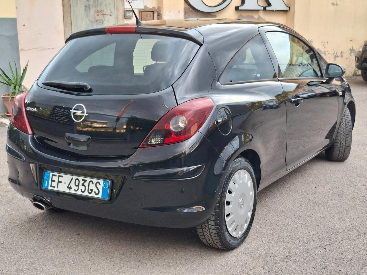 Opel Corsa 1.2 3 porte Sport