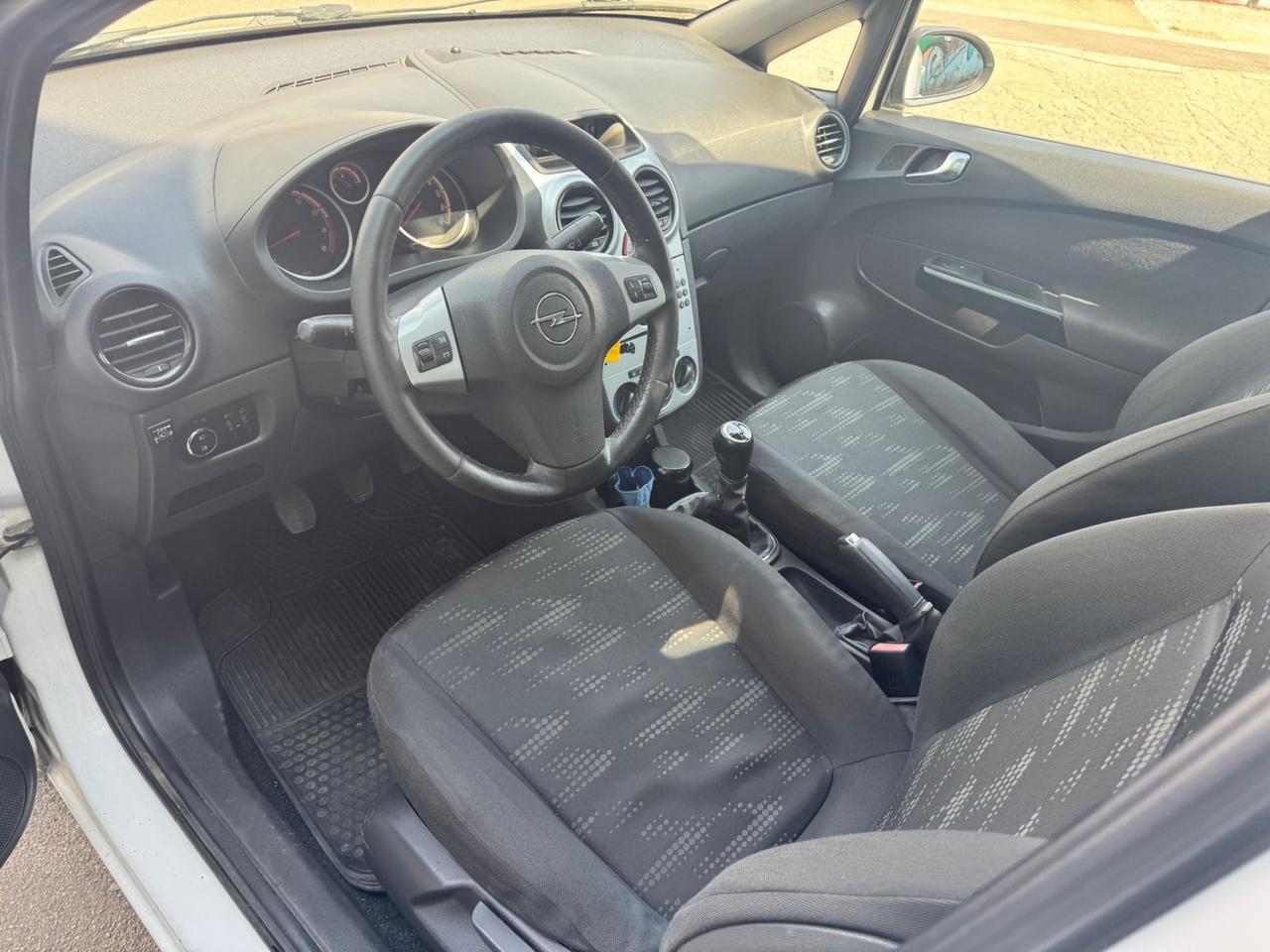 Opel Corsa 1.2 GPL motore revisionato