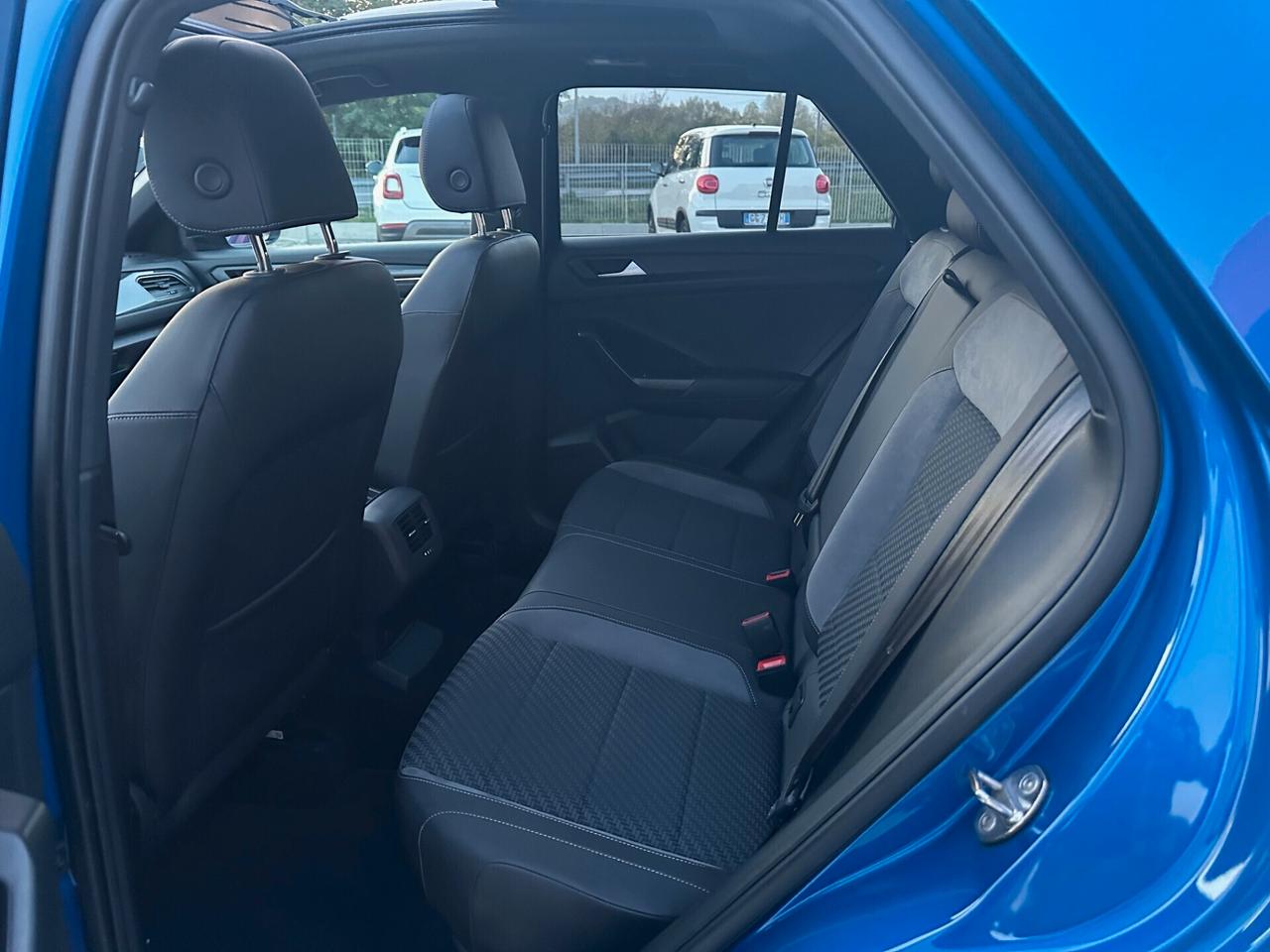Volkswagen T-Roc 2.0 TDI 150CV DSG 4MOTION R-LINE