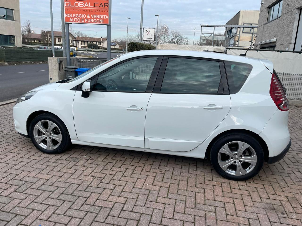 Renault Scenic X-Mod 1.5 dCi 110CV Luxe Ok neopatentati