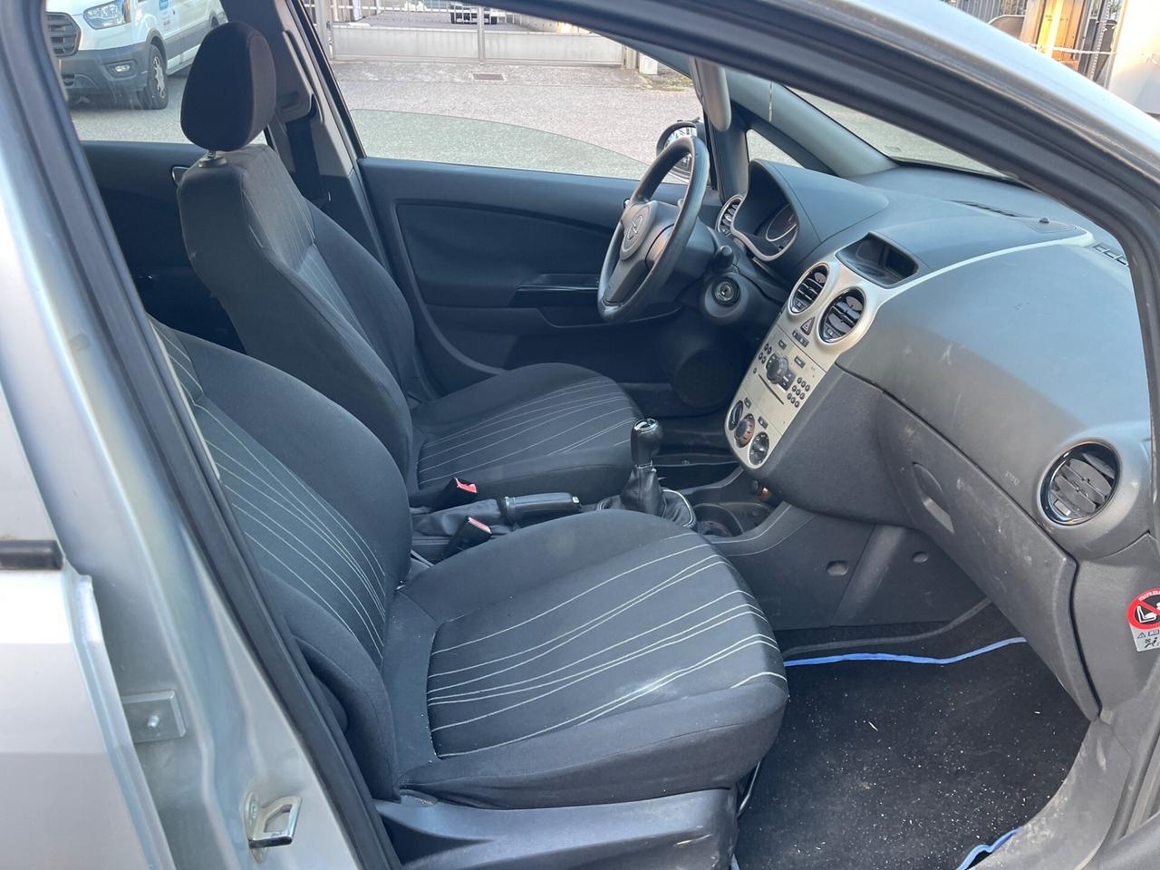 Opel Corsa 1.2 benzina euro4 per COMERCIANTI