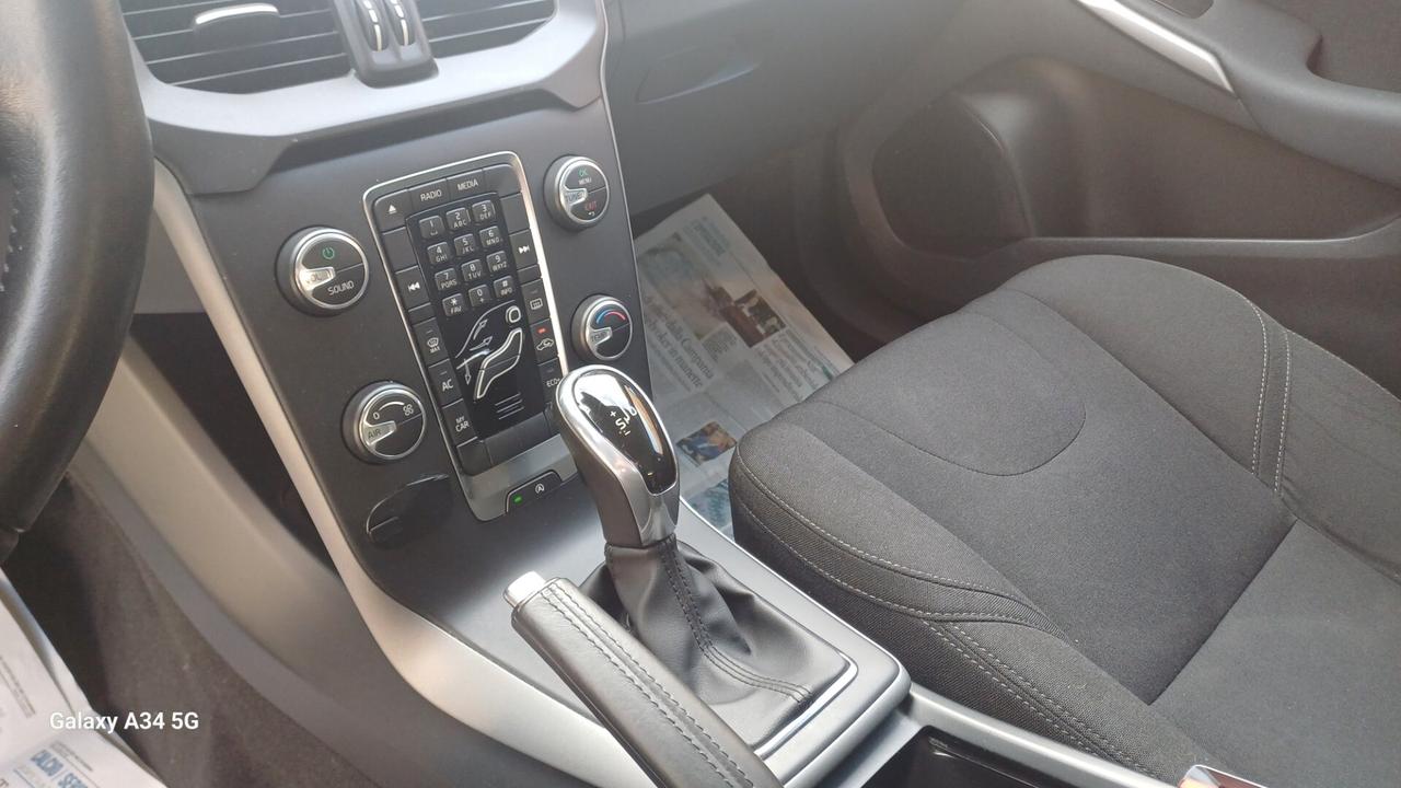 Volvo V40 D2 Geartronic Business