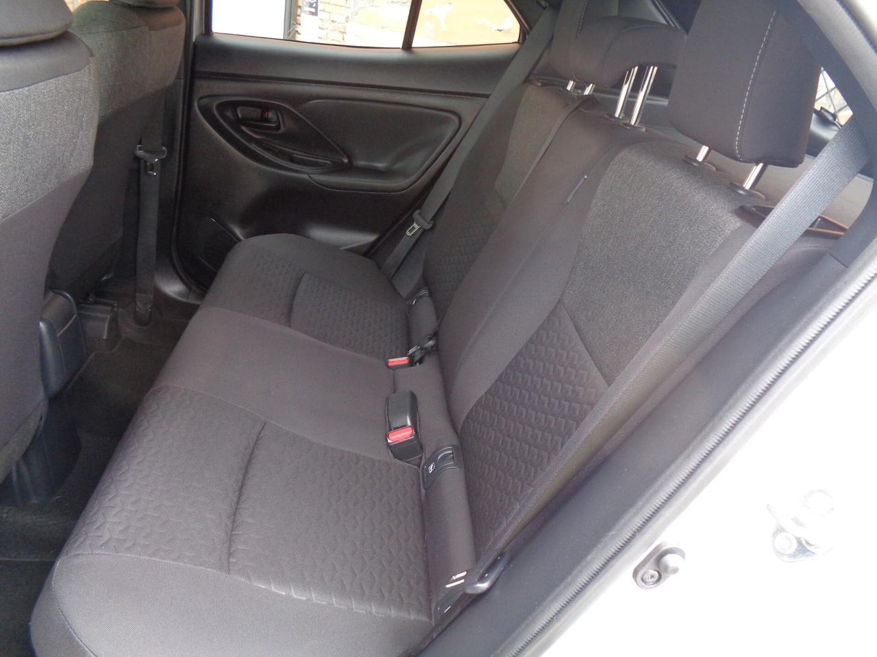 Toyota Yaris Cross 1.5 Hybrid 5p. E-CVT Trend ARGENTO E NERA NESSUN VINCOLO DI FINANZIAMENTO