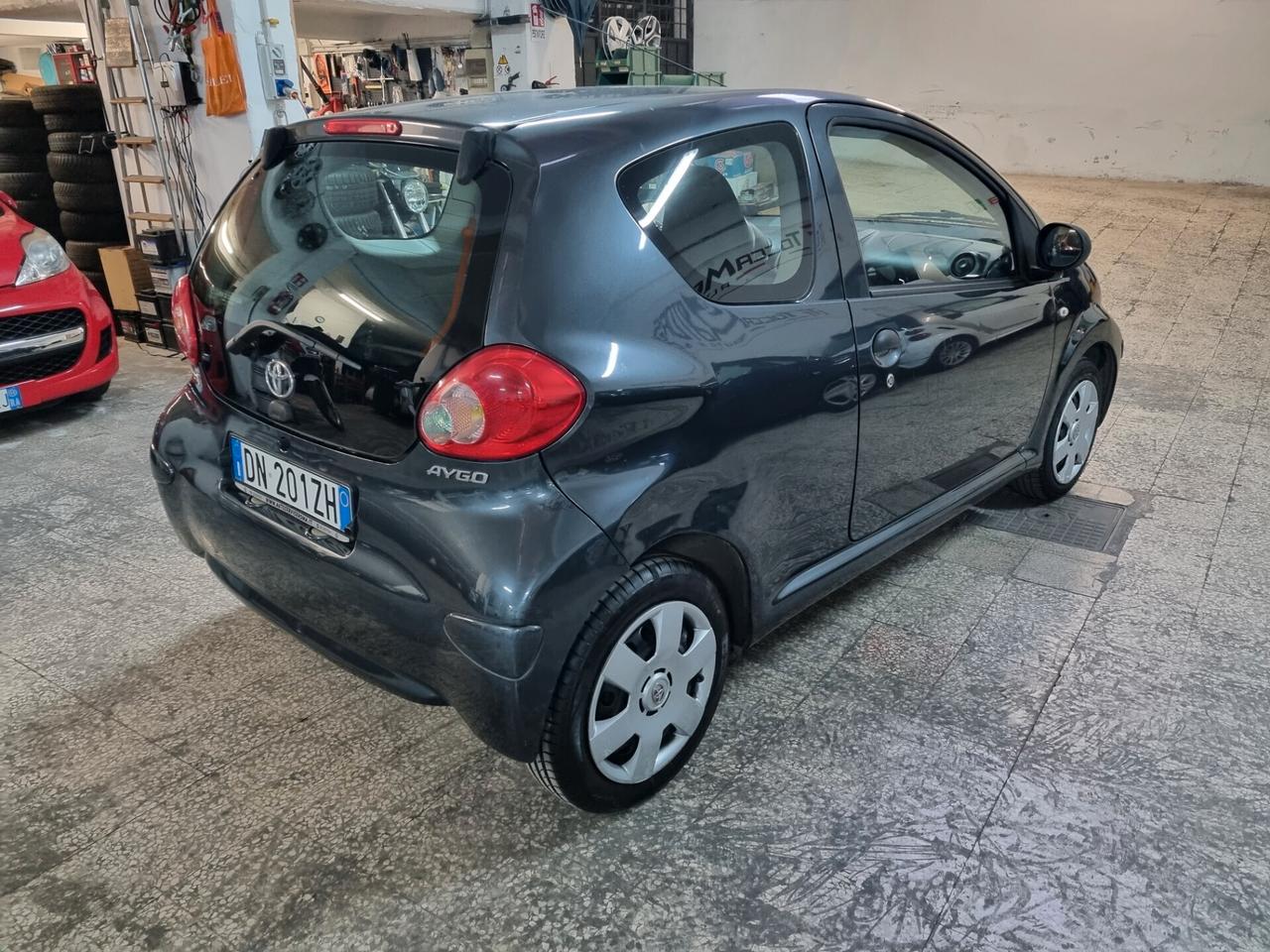 Toyota Aygo 1.0 12V VVT-i 3 porte Sol