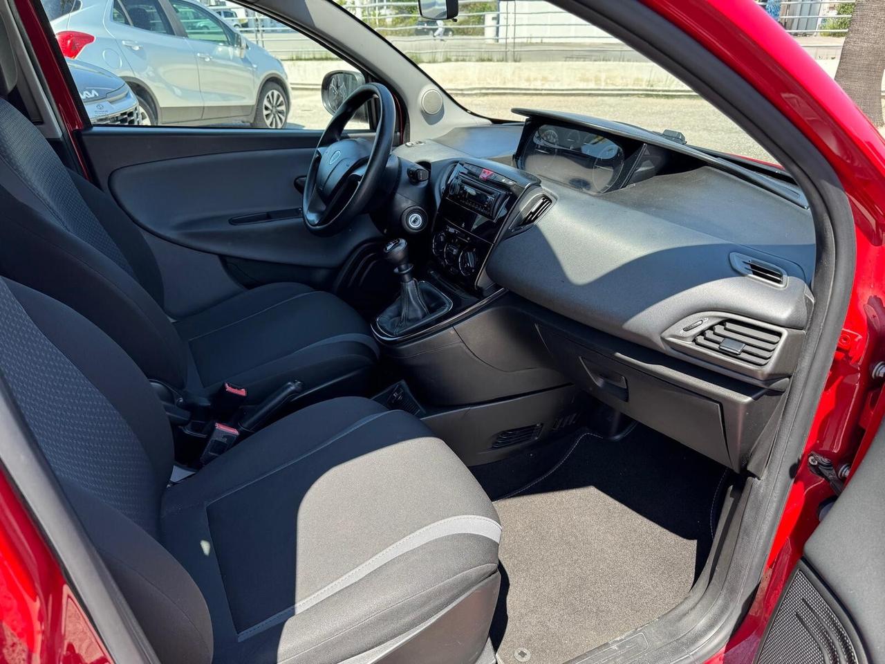 Lancia Ypsilon 1.2 69 CV 5 porte GPL Ecochic Silver