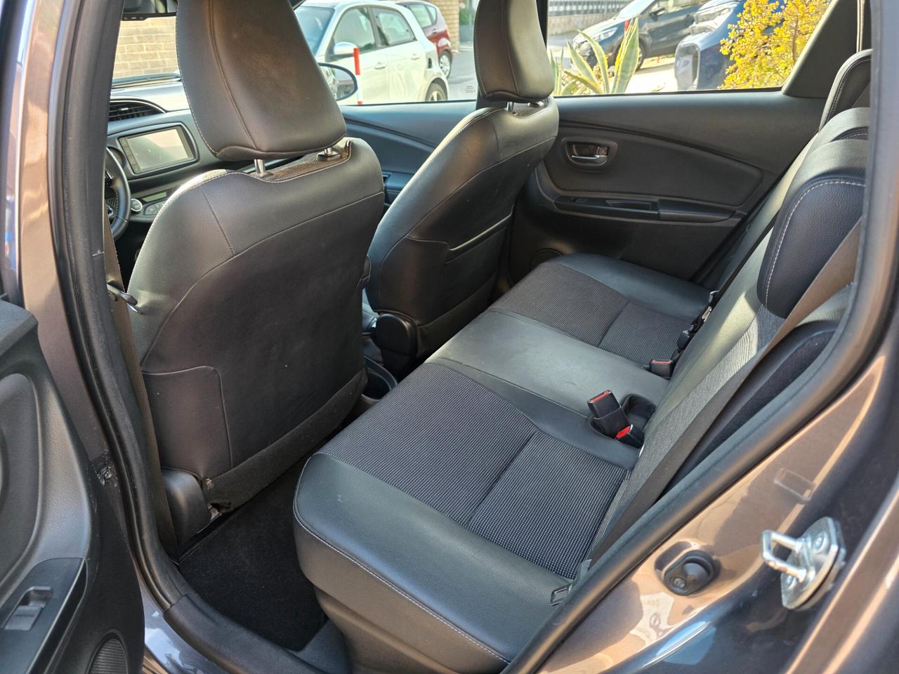Toyota Yaris 1.5 Hybrid 5 porte Lounge Blue
