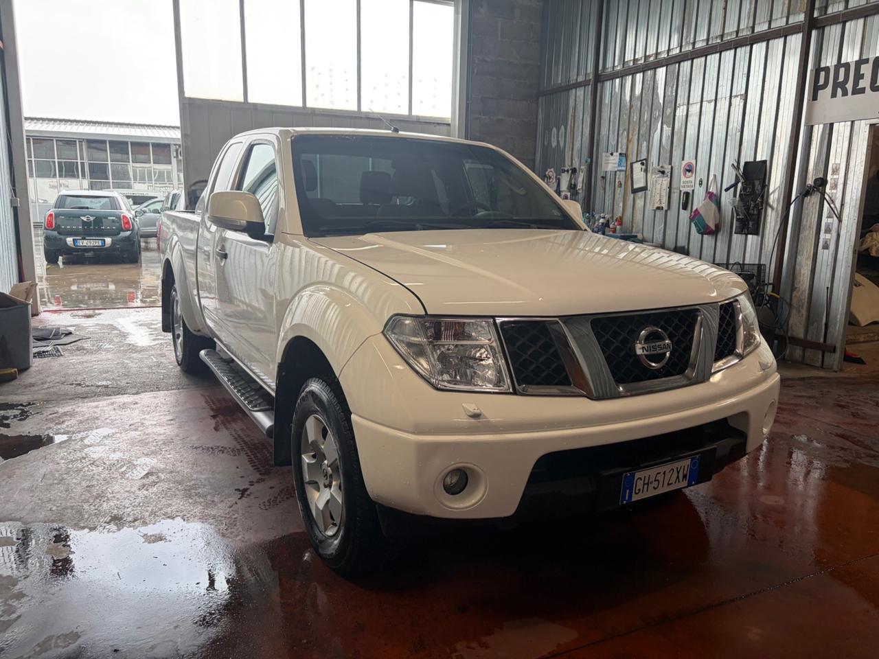 Nissan Navara 2.5 dCi 4 porte Double Cab LE