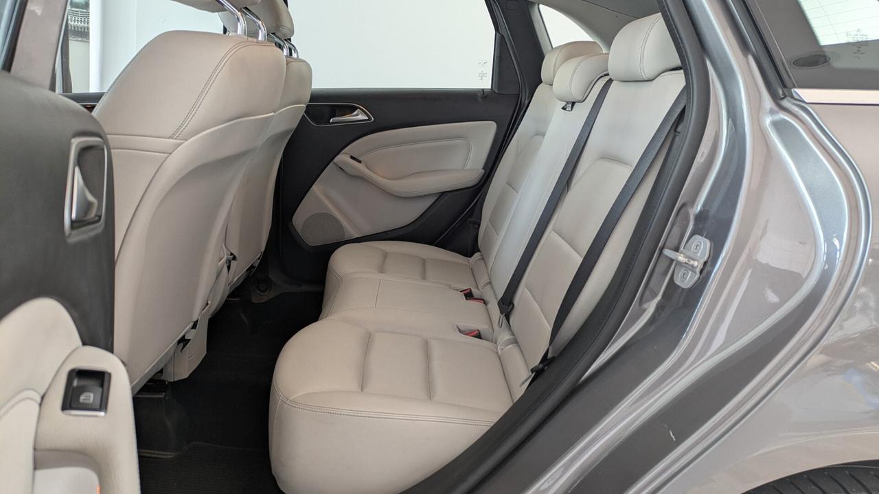 Mercedes-benz B 180 B 180 d Automatic AMG Line Advanced Plus