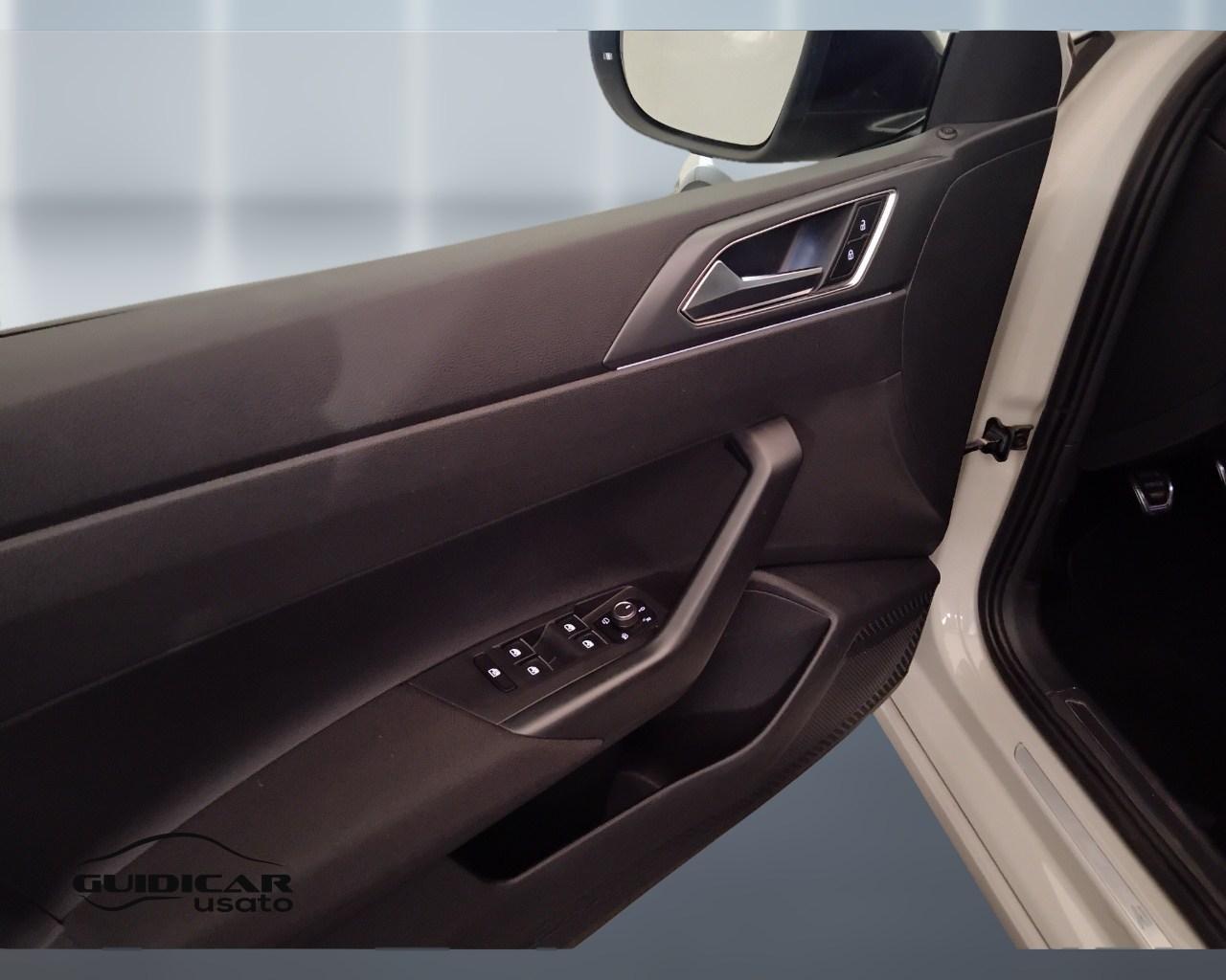VOLKSWAGEN Taigo - Taigo 1.0 tsi R-Line 110cv