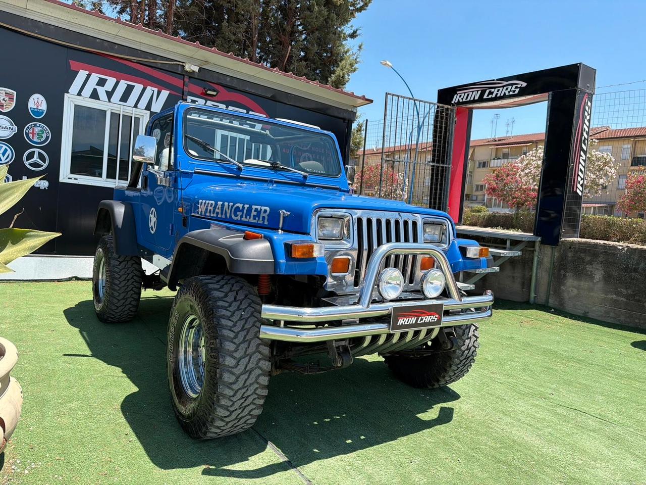 Jeep Wrangler yj 2.5 con motore 4.0