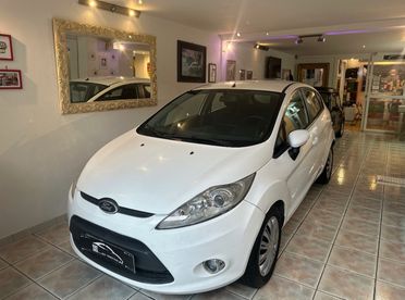 Ford Fiesta 1.4 5 porte Bz.- GPL Titanium / RATE / FINANZIAMENTI