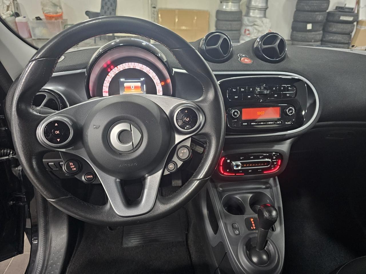 NUOVA SMART FORFOUR IDENTITY BLACK EDITION PASSION 0.9 BENZ 90CV TWINAMIC