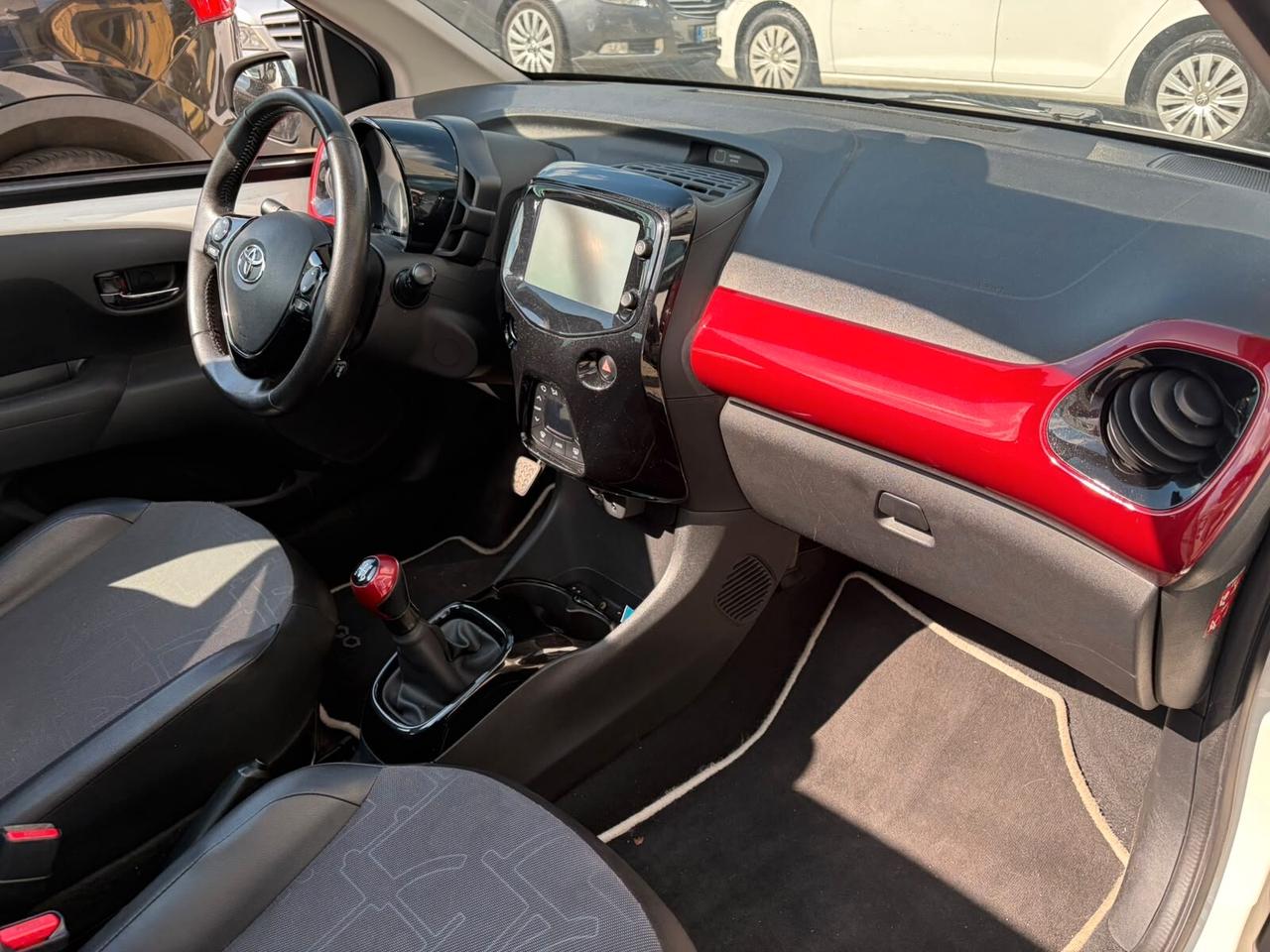 Toyota Aygo 1.0 VVT-i 69 CV 5 porte x-cite*NEOPATENTATI*CABRIO*EURO6