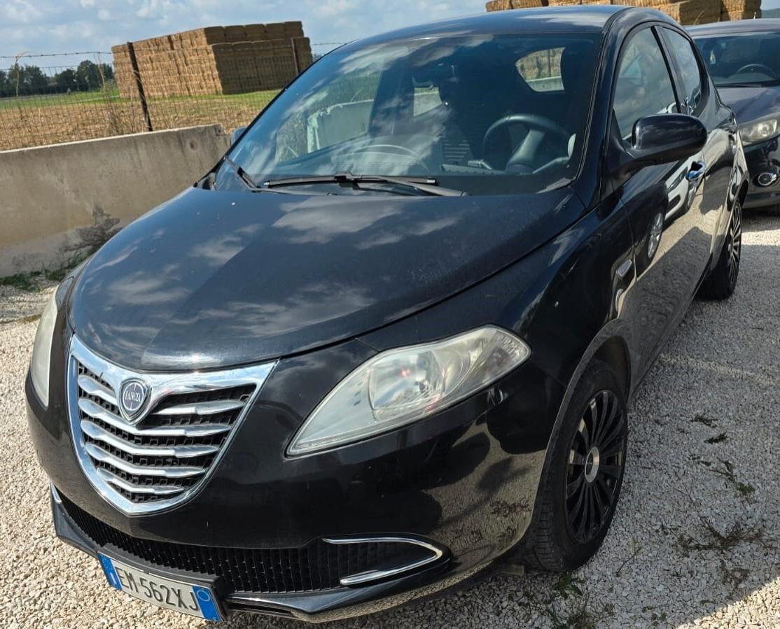 Lancia Ypsilon 1.2 69 CV 5 porte S&S Silver