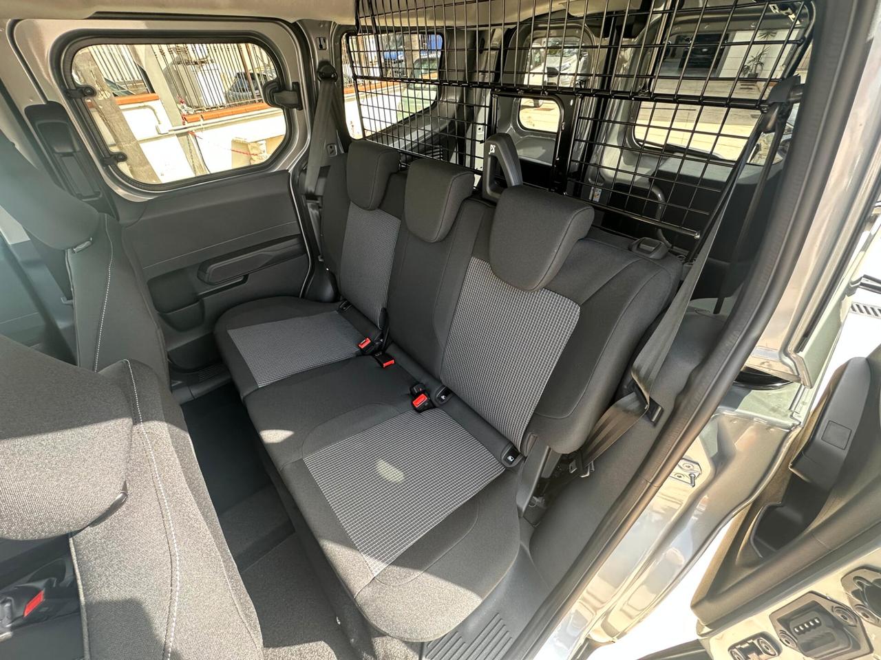 Ford Transit Courier 1.5 EcoBlue 100CV Van DC Trend