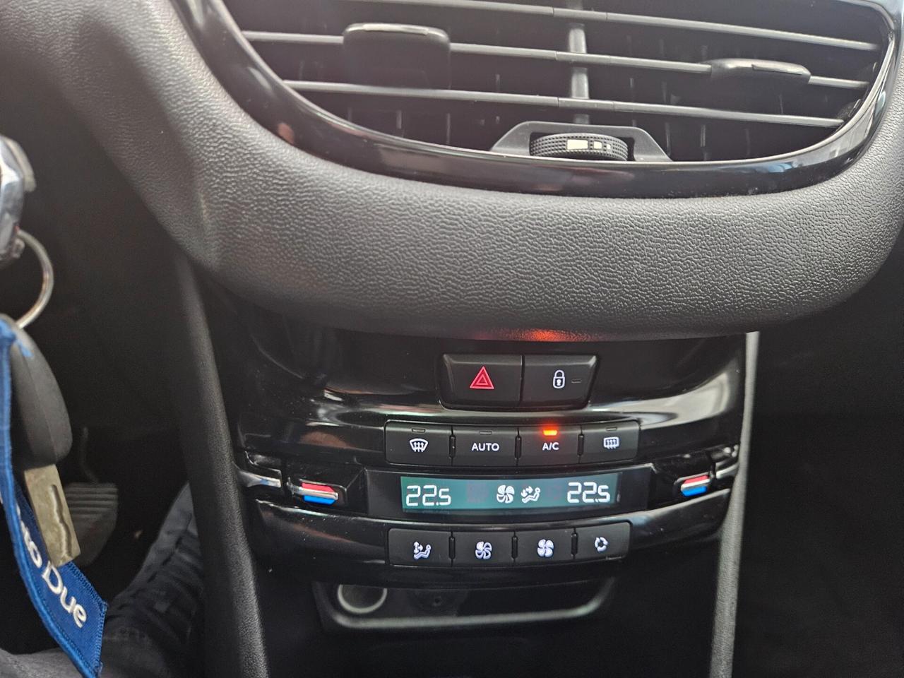 Peugeot 208 1.4 HDi 68 CV 5 porte Allure