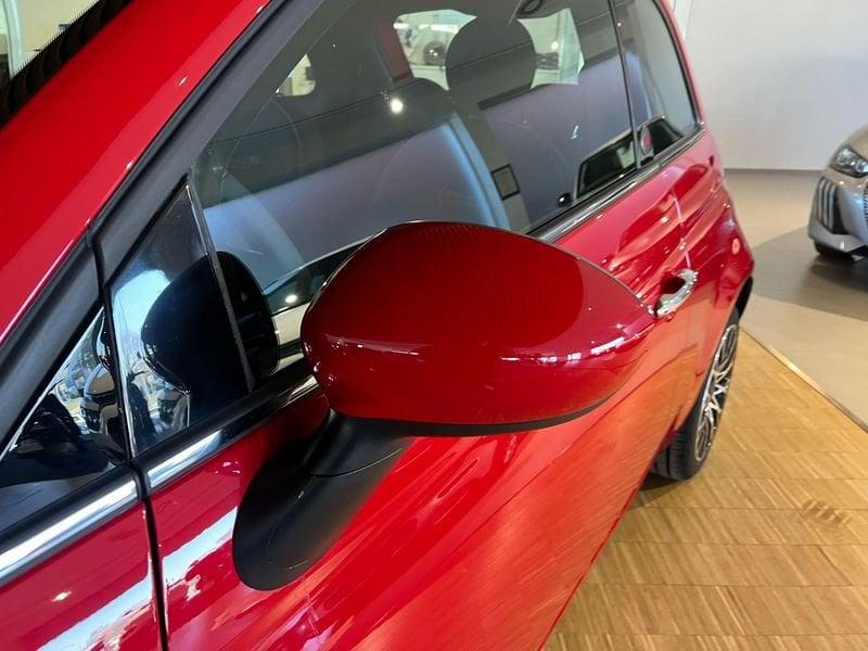 FIAT 500 1.0 Hybrid Red