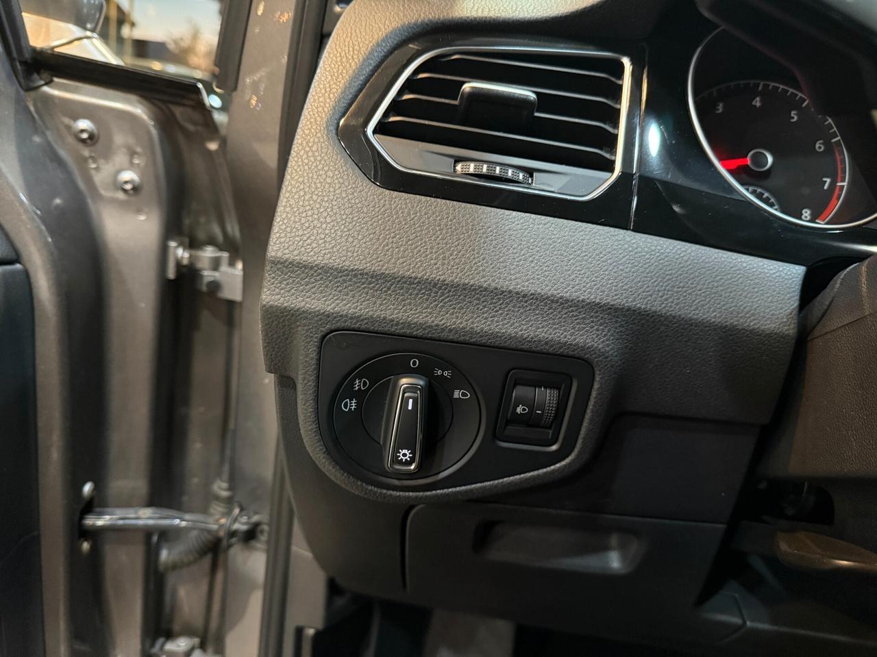 Volkswagen Golf Sportsvan 1.4 tsi R-LINE 125cv AUTO !