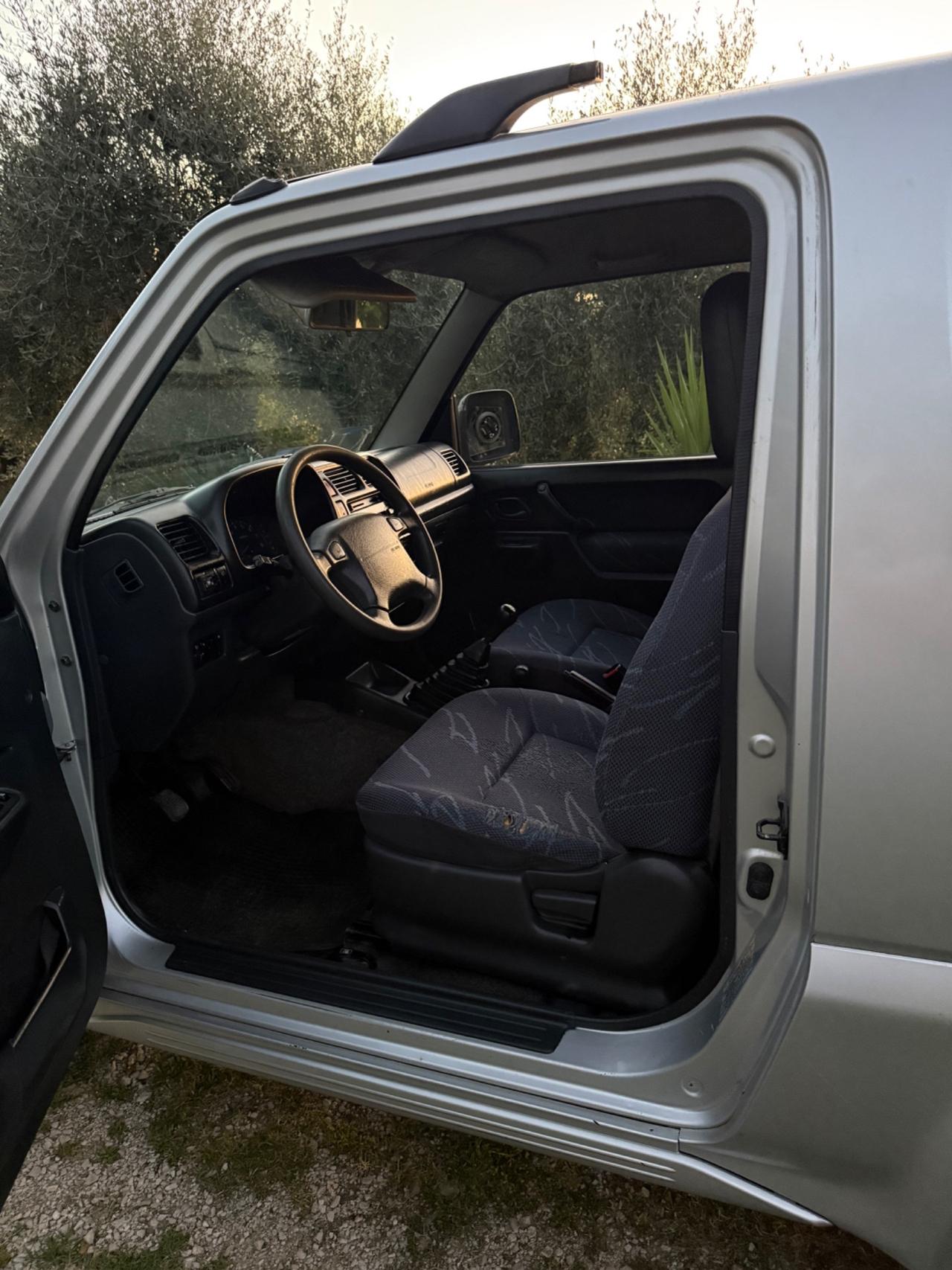 Suzuki Jimny 1.3i 16V cat 4WD JLX Mode