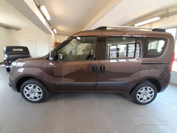 Fiat Doblò 1.4 T-Jet 16V Lounge 7 posti