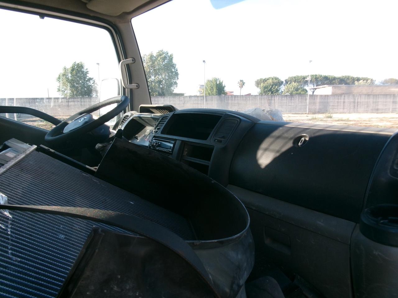 Nissan Cabstar 35-13 2.5 130CV E4 RIBALTABILE TRILAT **MOTORE ROTTO**