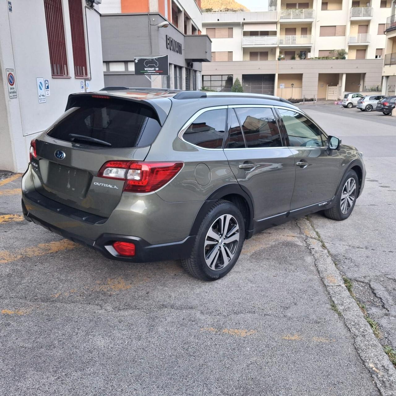 Subaru OUTBACK 2.5i Lineartronic Premium