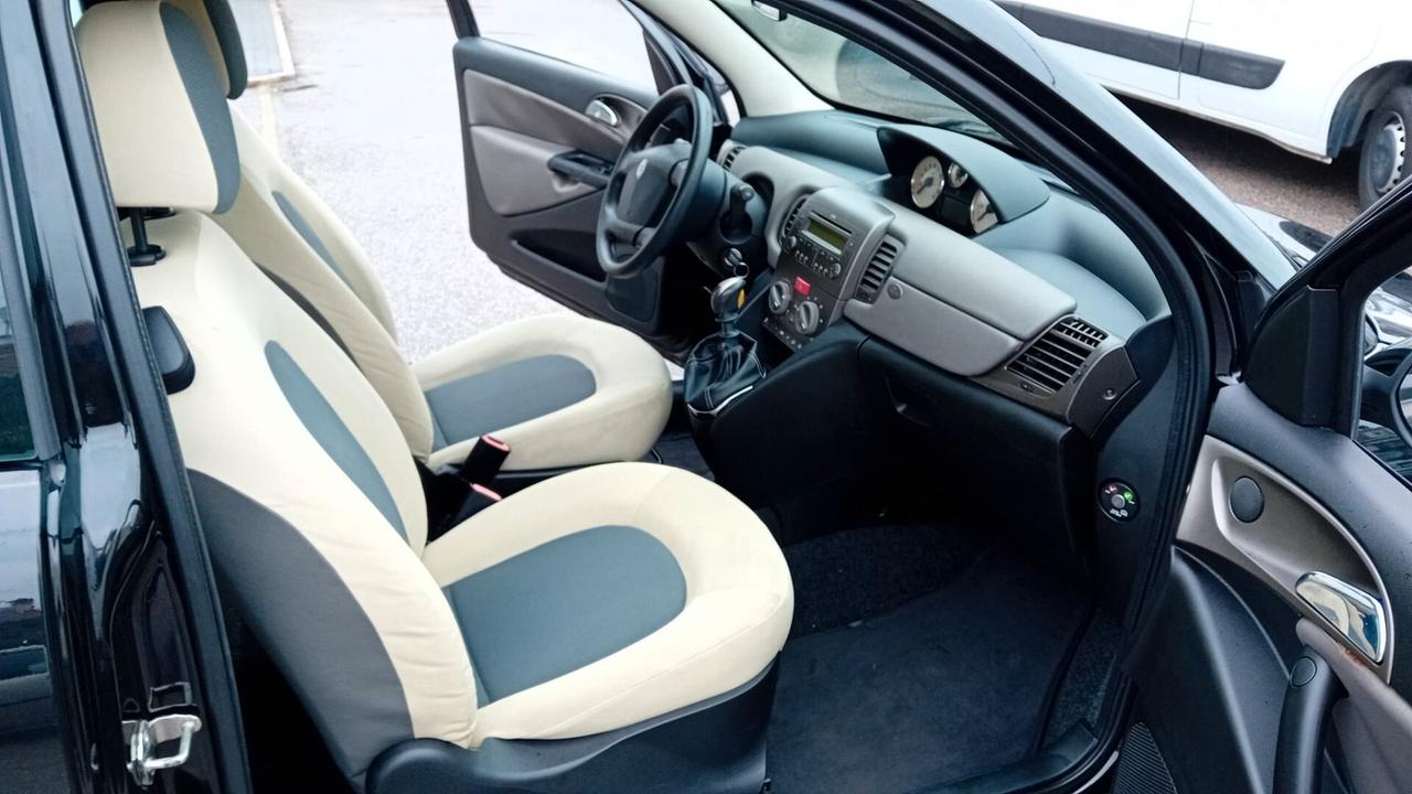 Lancia Ypsilon 1.2 Argento OK NEOPATENTATI