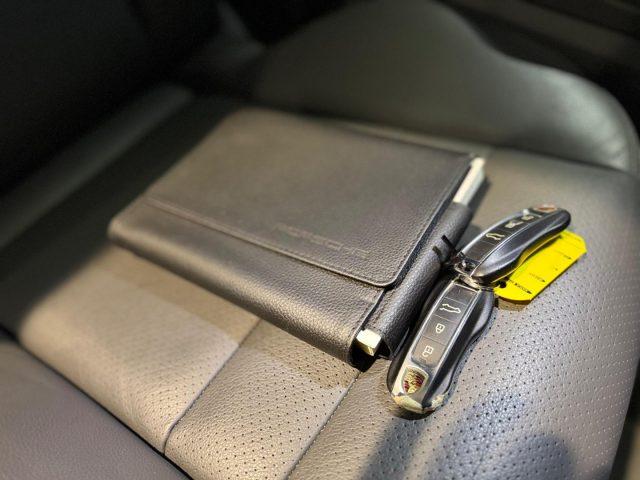 PORSCHE Cayenne 3.0 V6 E-Hybrid *UNIPROP*RADAR*SPORT CHRONO*