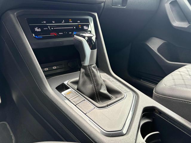 VOLKSWAGEN Tiguan 2.0 TDI 150 CV DSG R-Line TOTAL BLACK