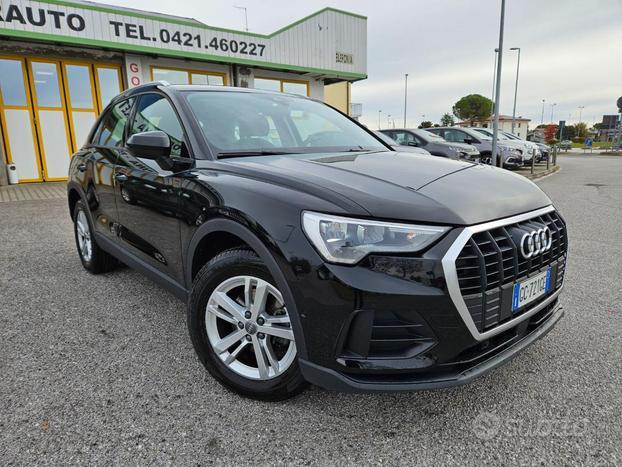 AUDI Q3 35 TDI S tronic Business