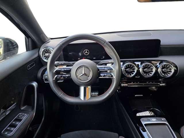 Mercedes-Benz A 180 A 180 AMG Line Premium auto