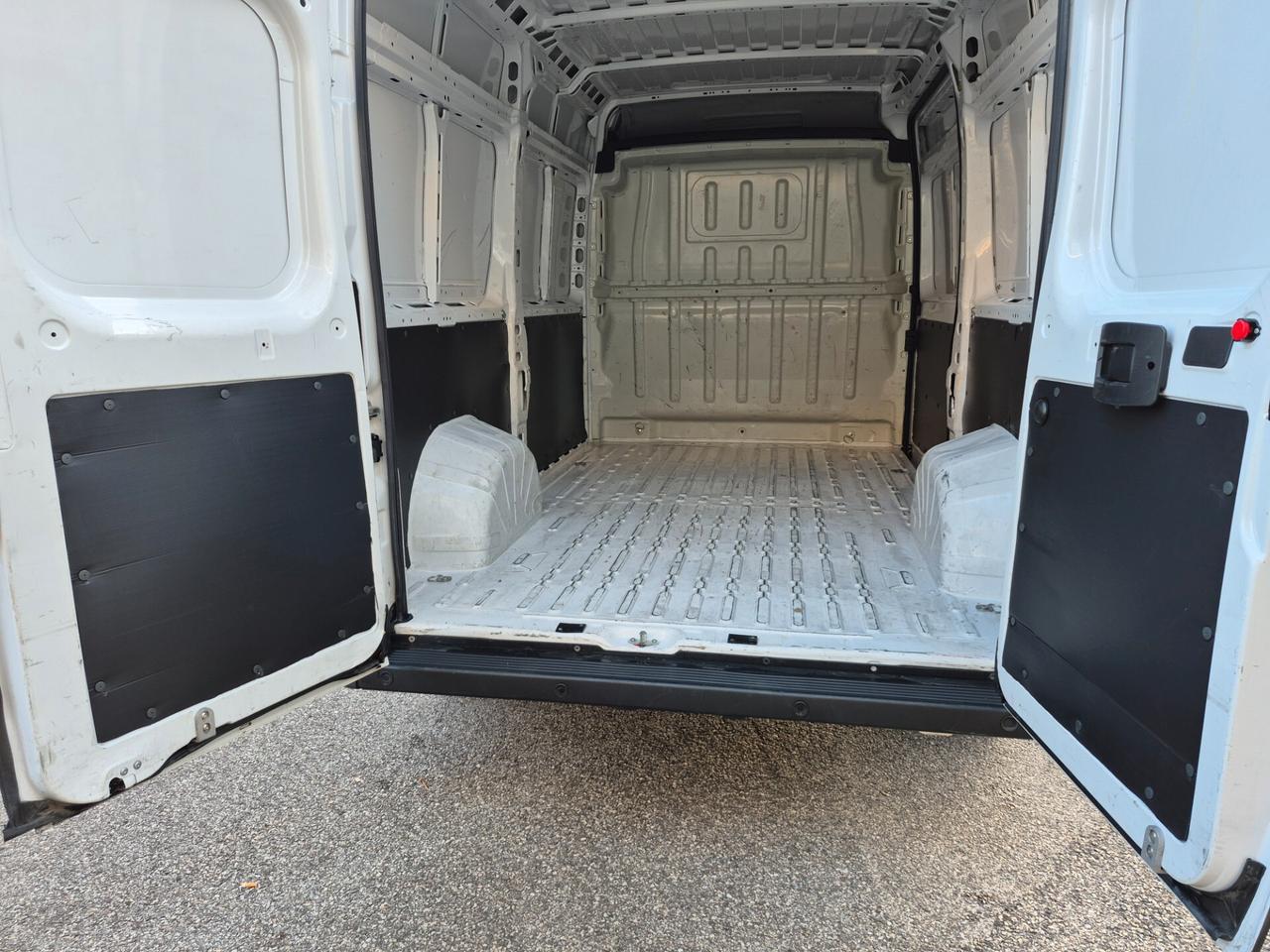 Peugeot Boxer L2H2 2.2 140CV