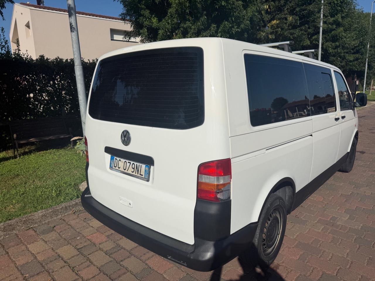 Volkswagen Transporter 2.5 TDI anno 2006 9 posti