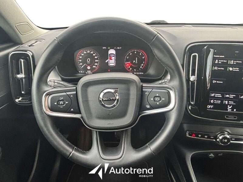 Volvo XC40 T2 129 CV Automatica NAVI LED Momentum Pro N1 Autocarro