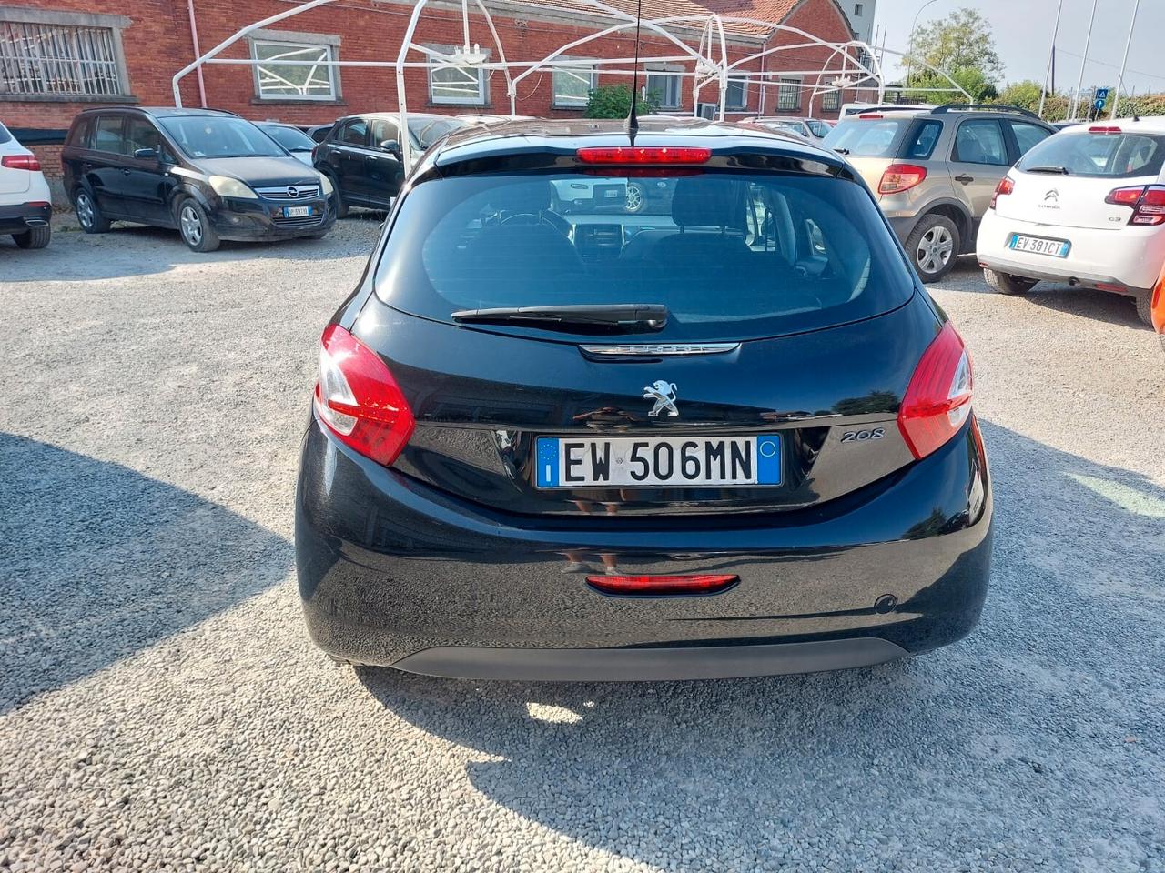 Peugeot 208 PureTech 82 5 porte Allure OK NEOPATENTATI
