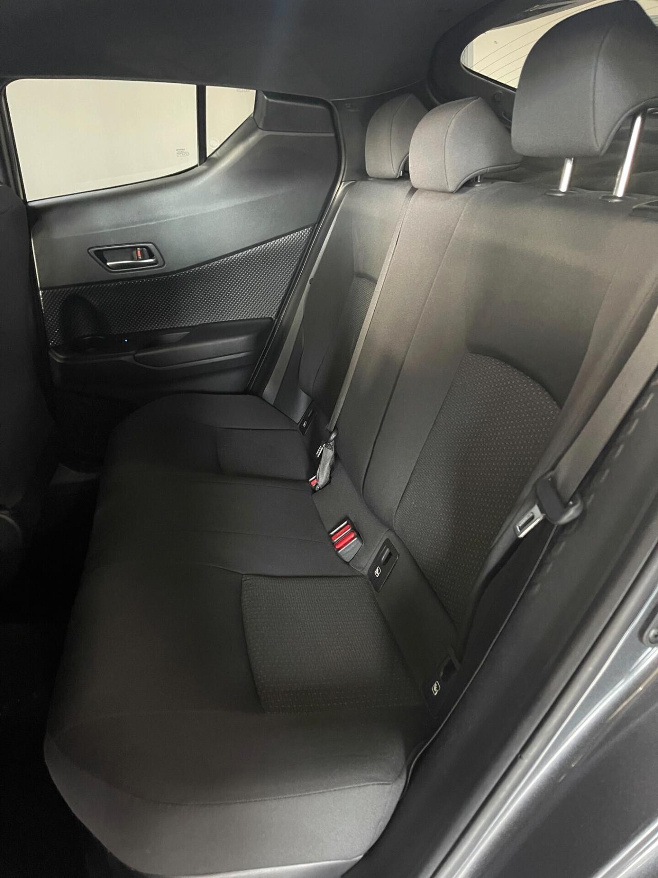 Toyota C-HR 1.8 Hybrid E-CVT Style