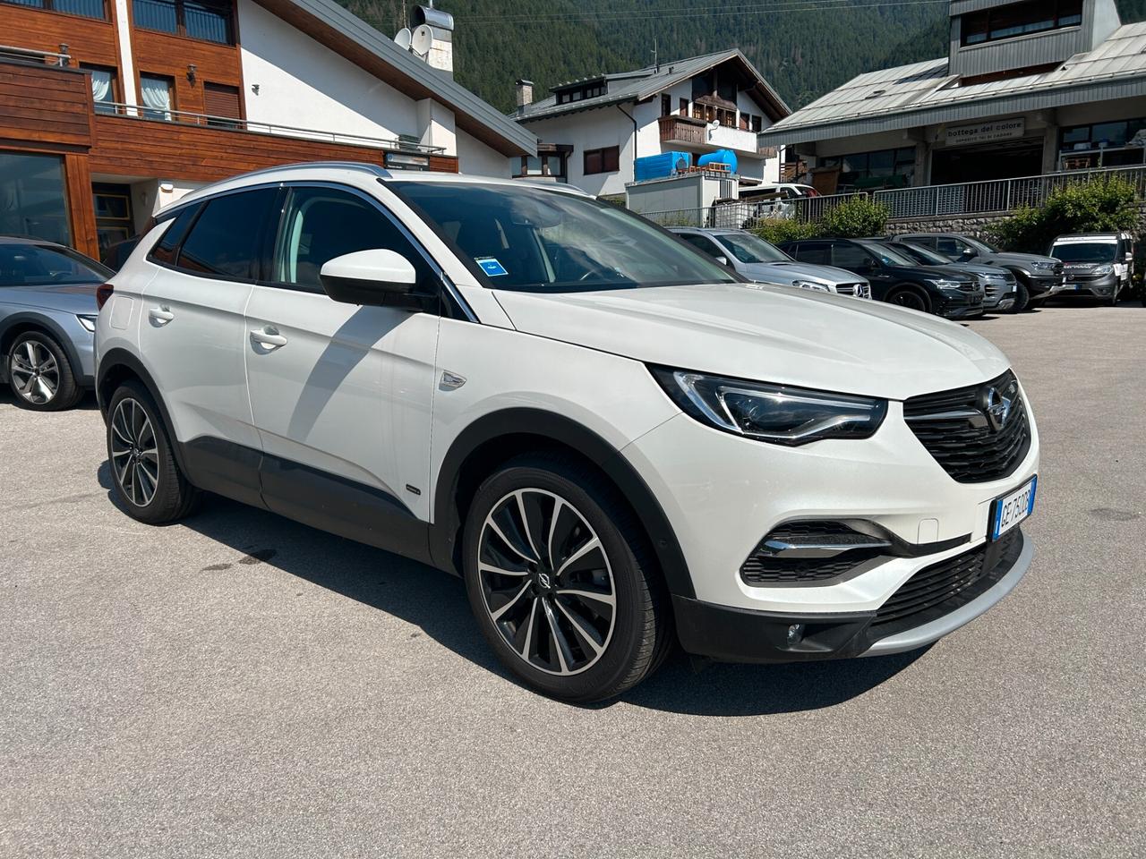 Opel Grandland X 1.6 Hybrid4 Plug-in aut. AWD