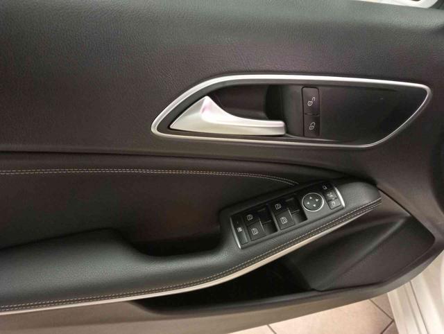 MERCEDES-BENZ A 180 d Sport ** TETTO PANORAMA **