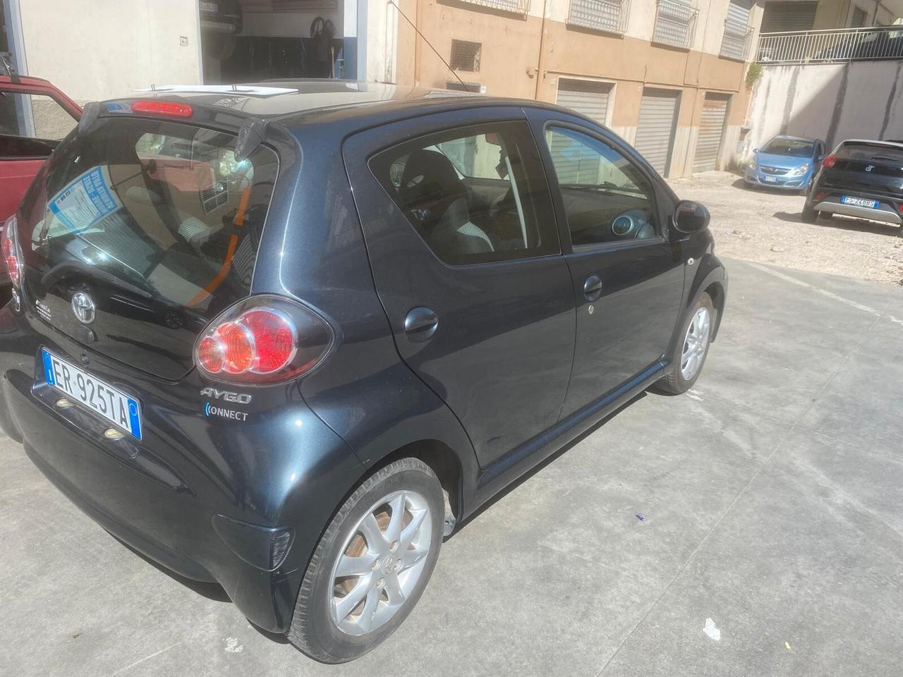 Toyota Aygo 1.0 12V VVT-i 5 porte Lounge Connect