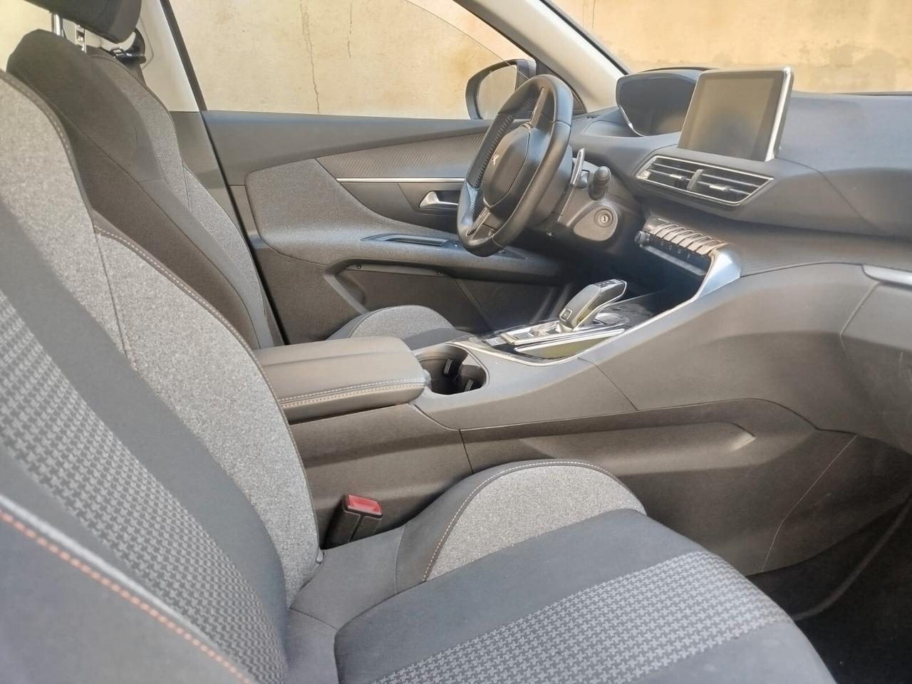 Peugeot 3008 BlueHDi 130 S&S Allure
