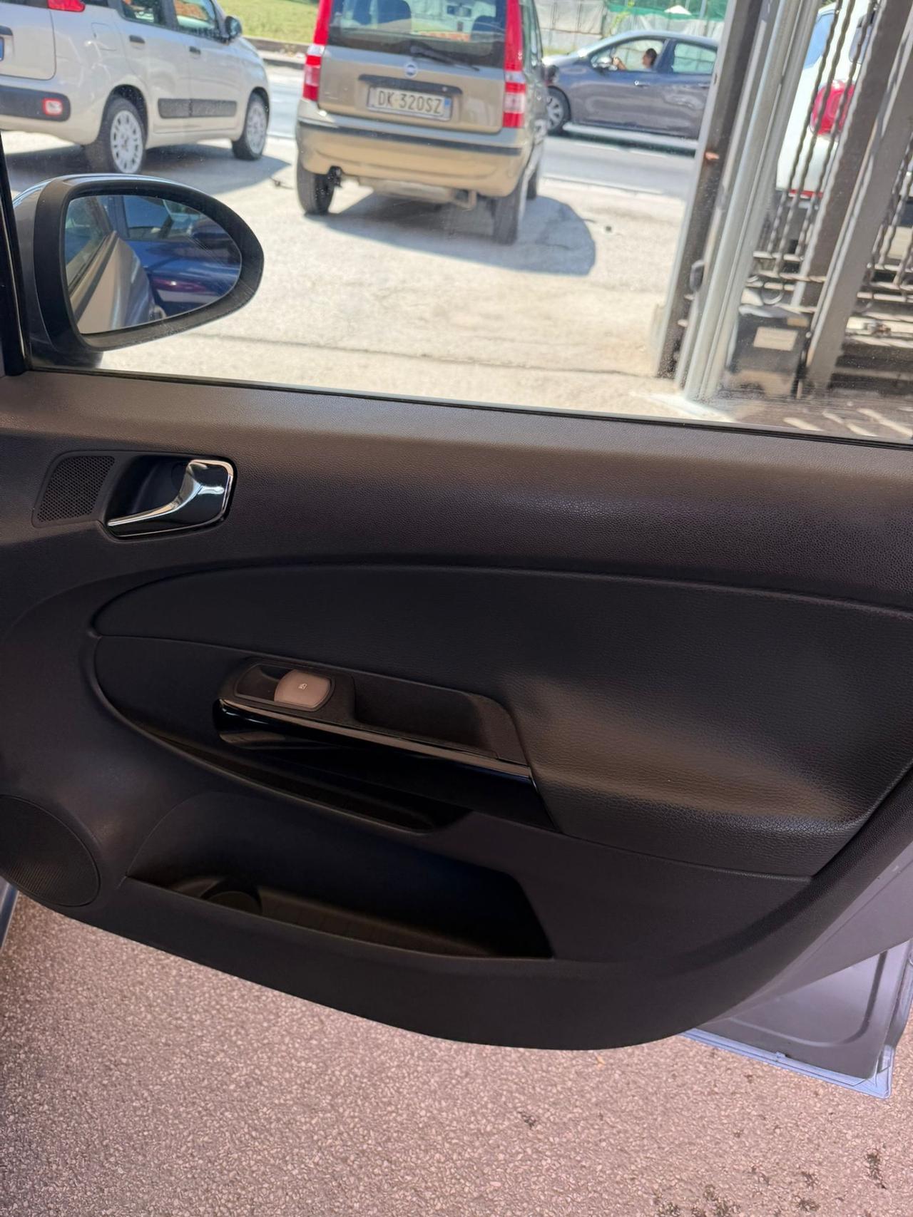 Opel Corsa 1.4 16V 5 porte Cosmo
