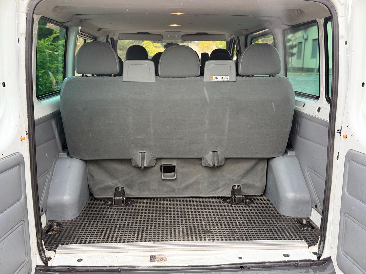Ford Transit 9 posti