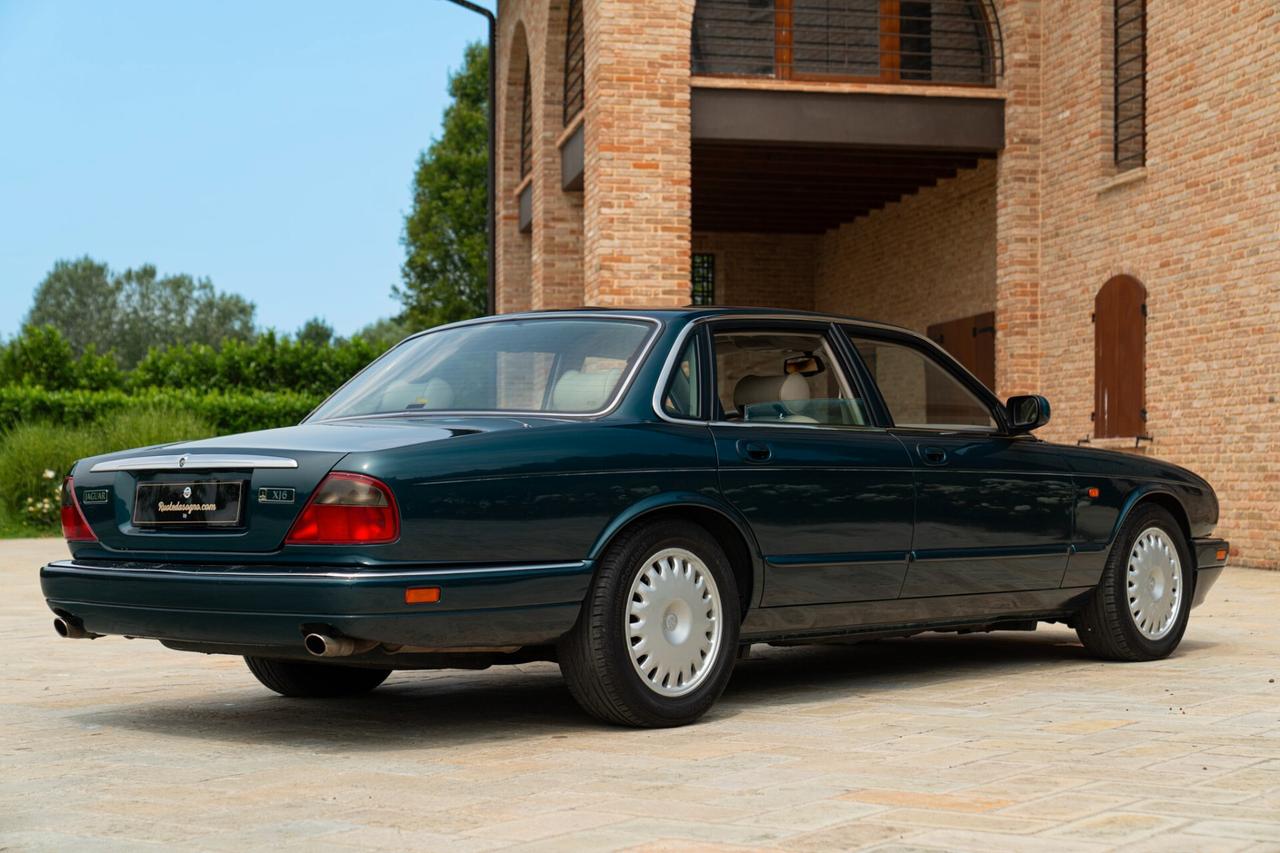 Jaguar XJ6 3.2 MANUALE - JAG00085