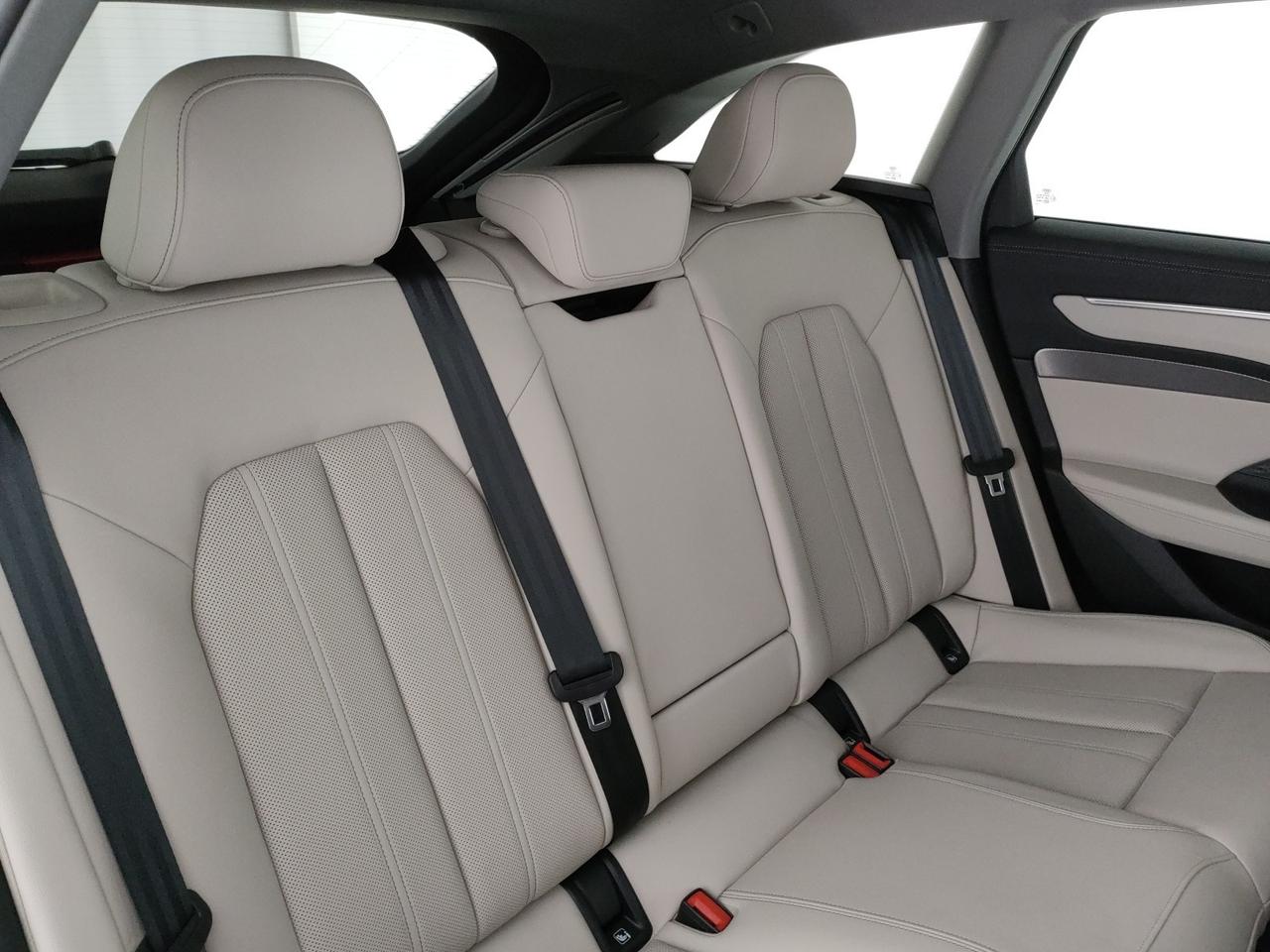 Audi A6 avant 2.0 tdi mhev + s line edition quattro 204cv s-tronic
