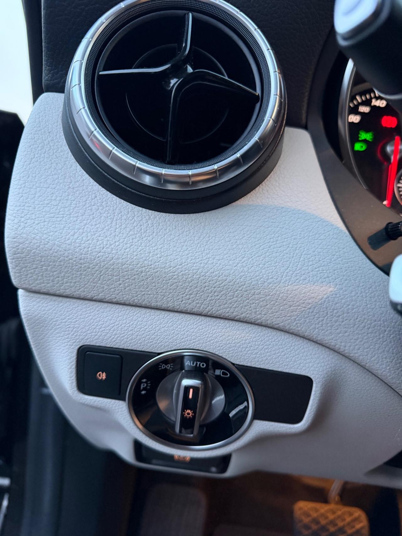 Mercedes-benz CLA 200 d Automatic Premium