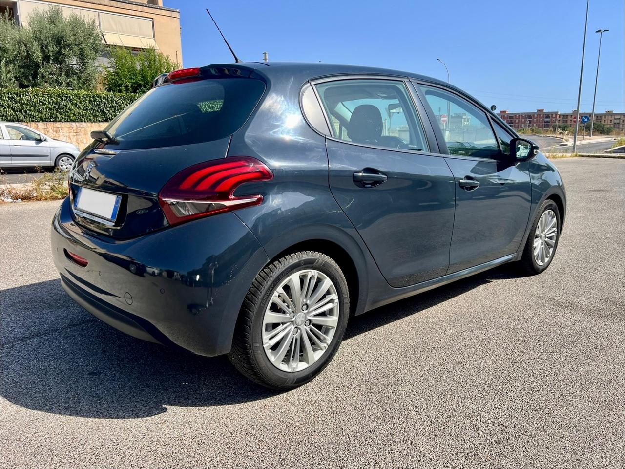 Peugeot 208 BlueHDi 100 S&S 5 porte Allure