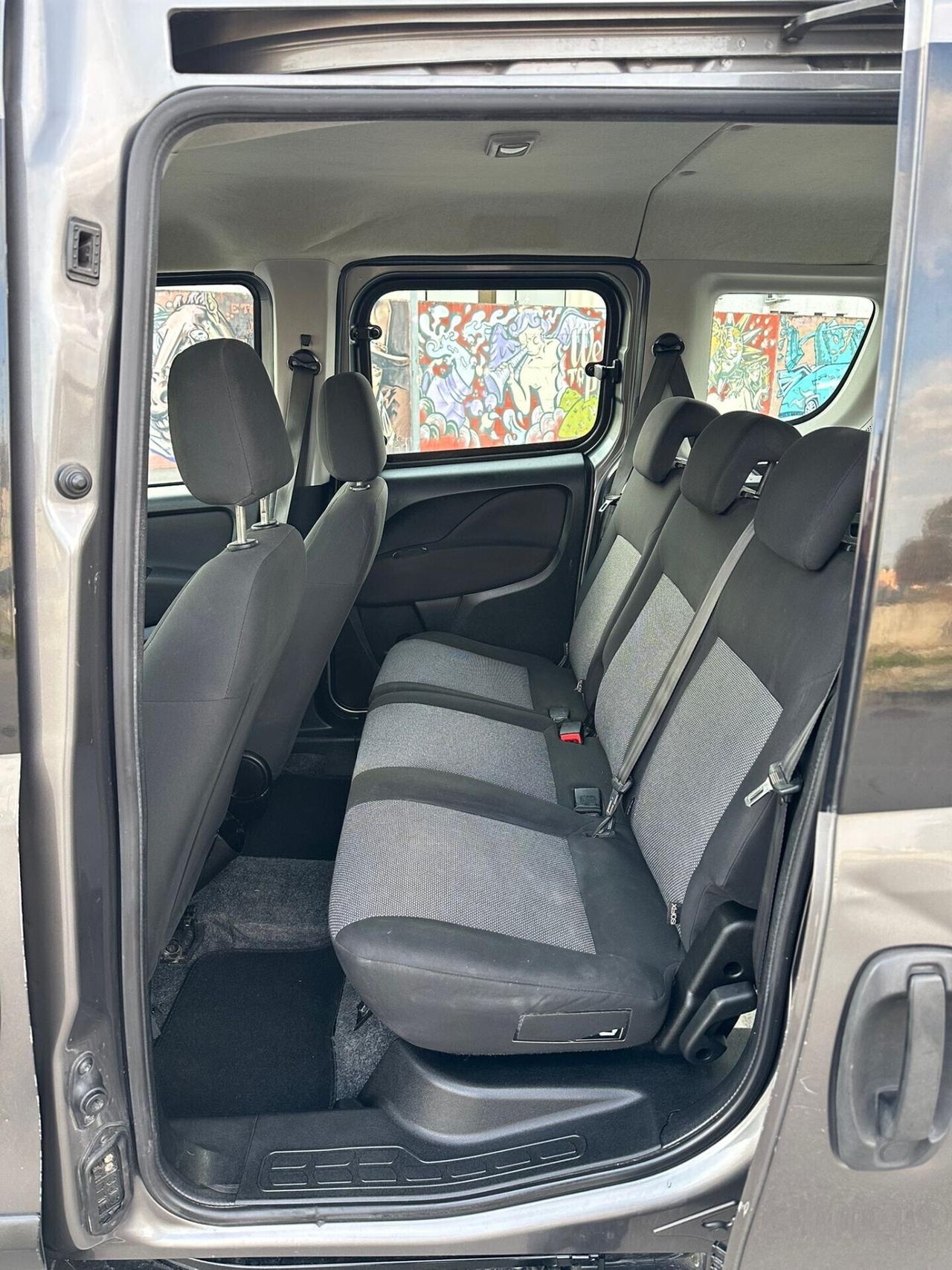 Fiat doblo 5 posti autocarro