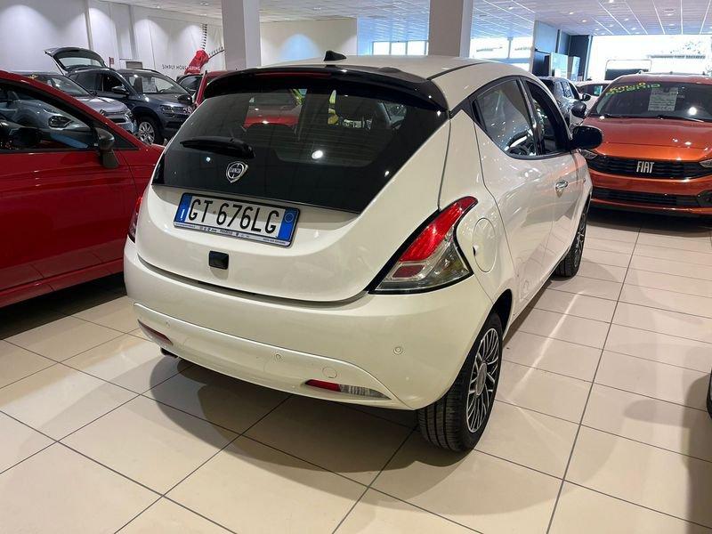 Lancia Ypsilon Ypsilon 1.0 FireFly 5 porte S&S Hybrid Platino