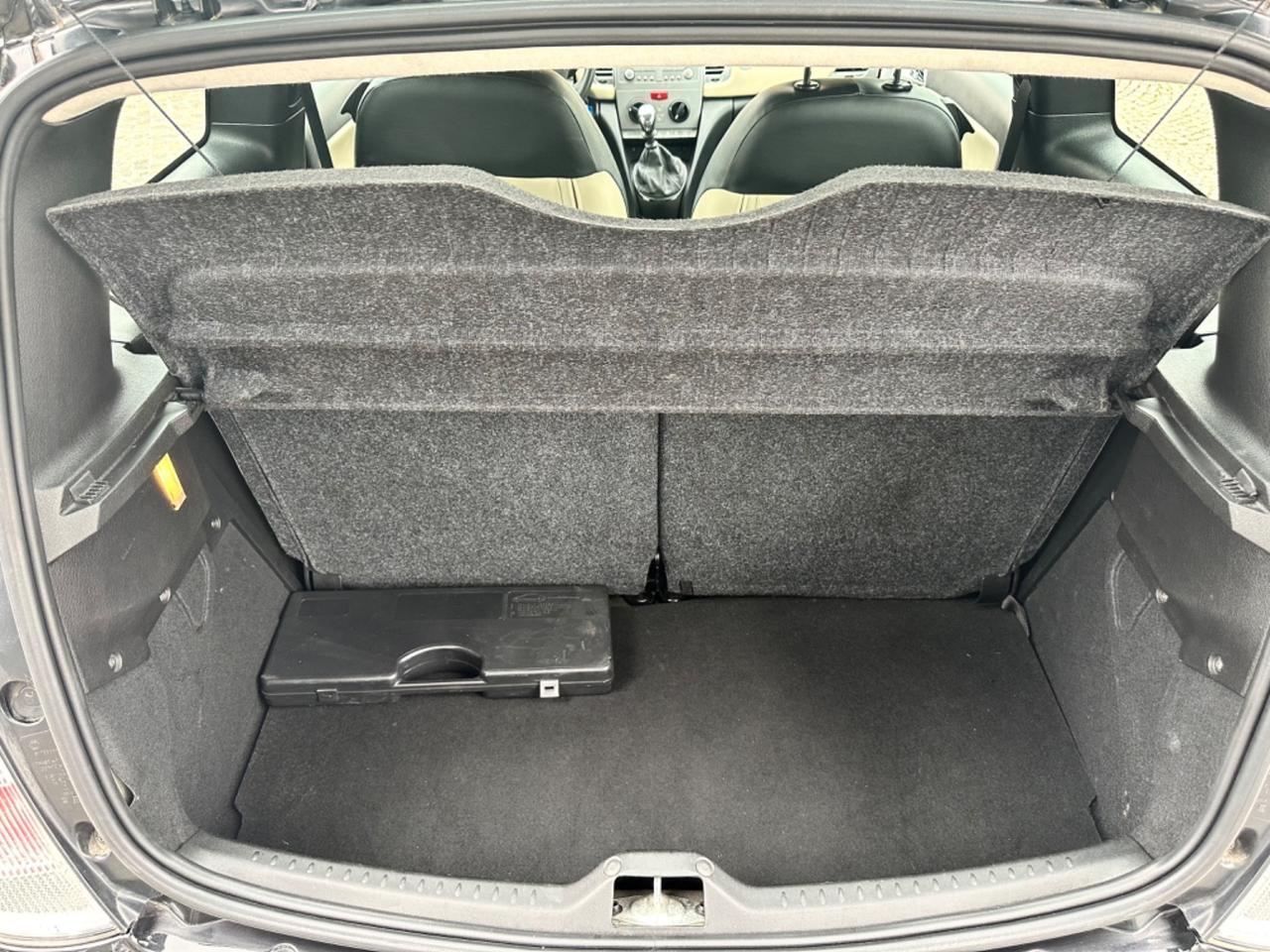 Lancia Ypsilon 1.4Bz 95Cv MomoDesign -Neopatentati